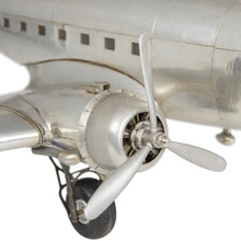 Load image into Gallery viewer, Authentic Models Dakota DC-3 - AP455