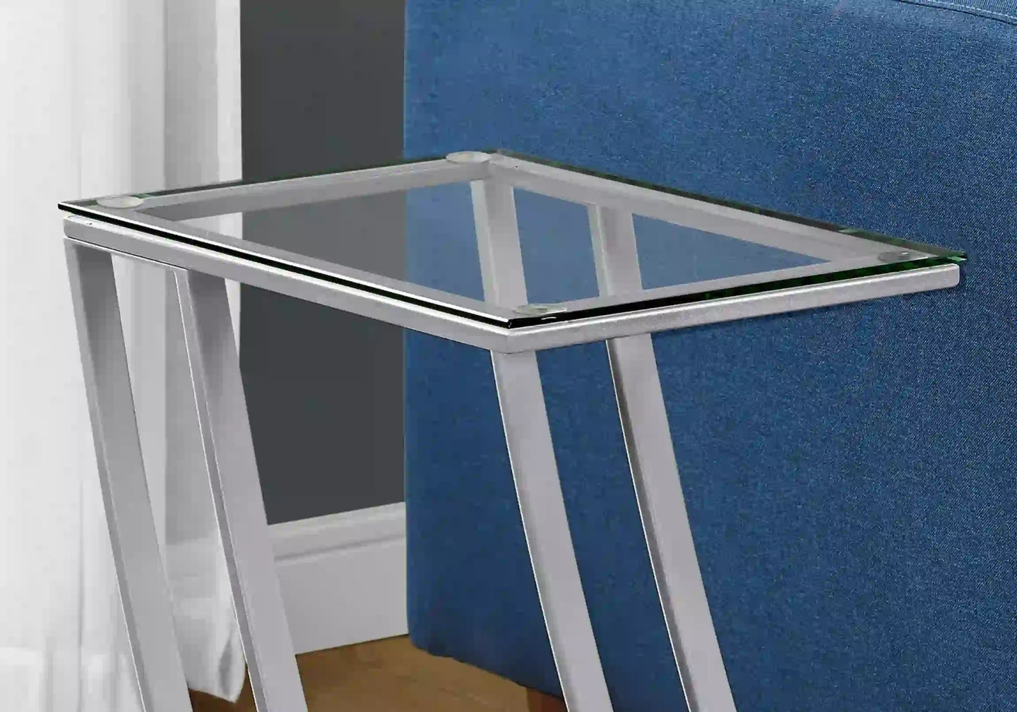 Silver /clear Accent Table / Side Table - I 3090
