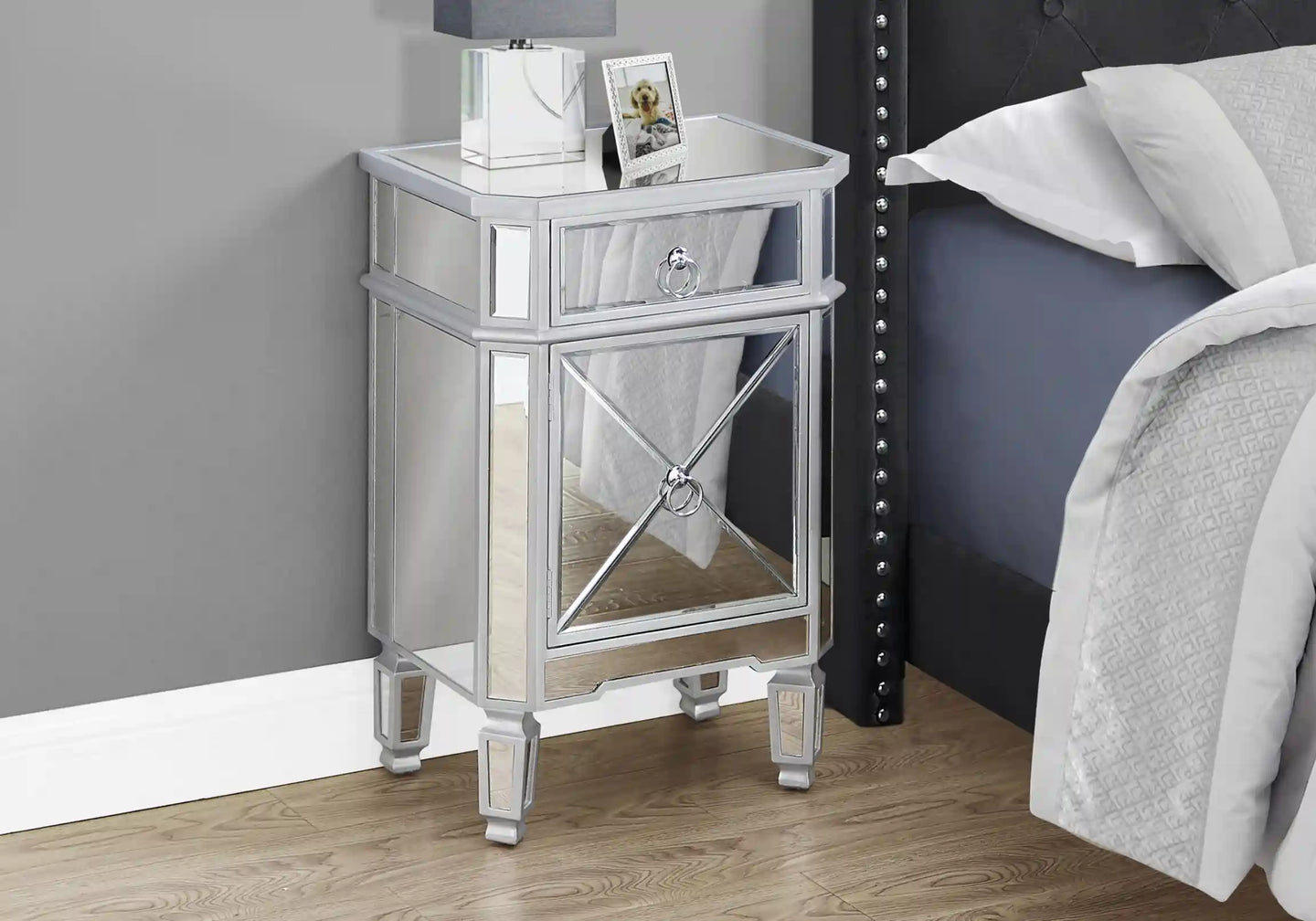 Silver Accent Table / Night Stand - I 3731
