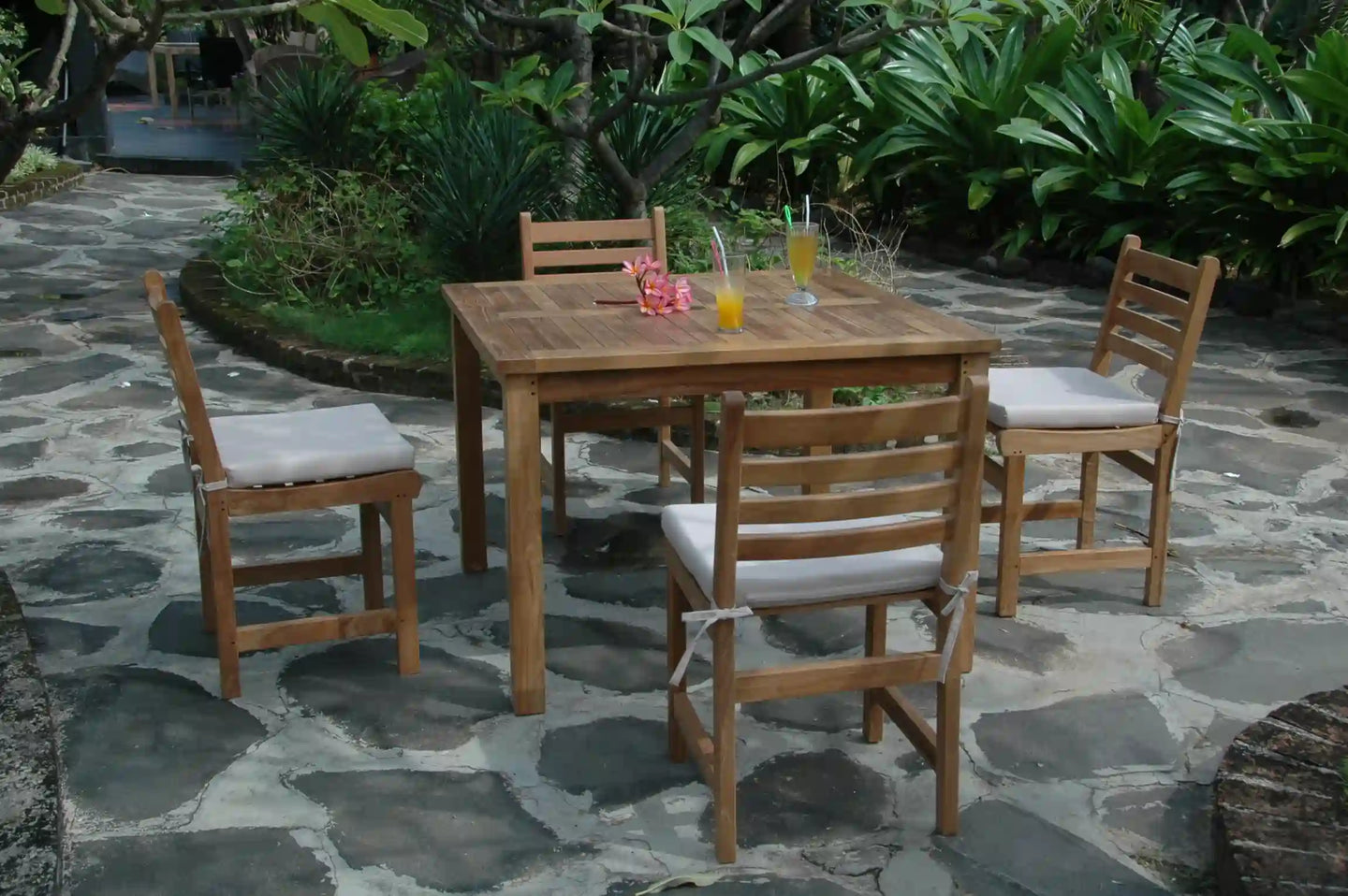 Montage Windham  5- Pices Dining Set A